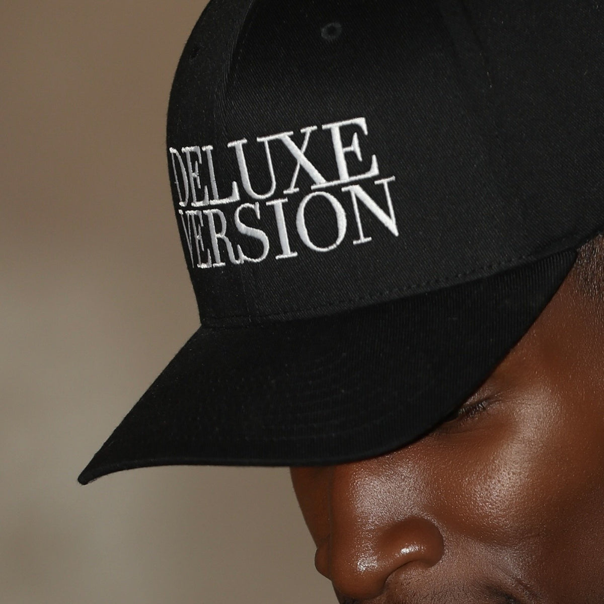 Signature Cap – Deluxe Version Magazine